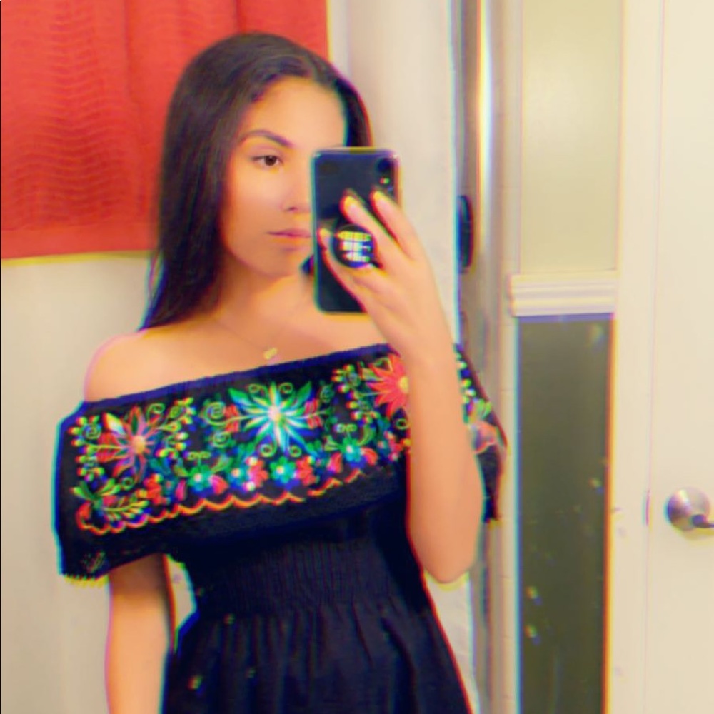 Meet your Posher, Alyssa